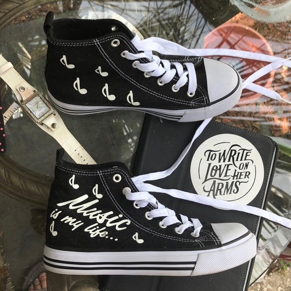 “MUSIC IS MY LIFE” CONVERSE SNEAKERS - Picture 3 of 9